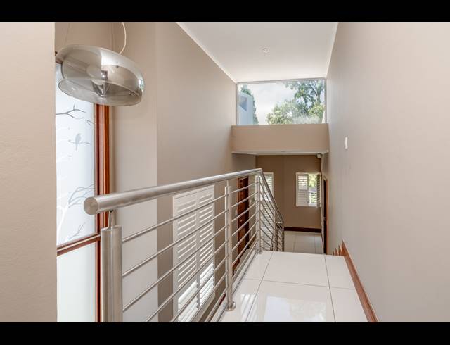 5 BEDROOM HOUSE FOR SALE IN BRYANSTON